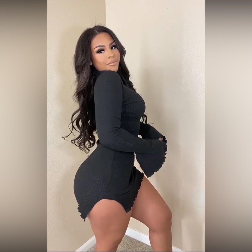 Black long sleeve dress (small)